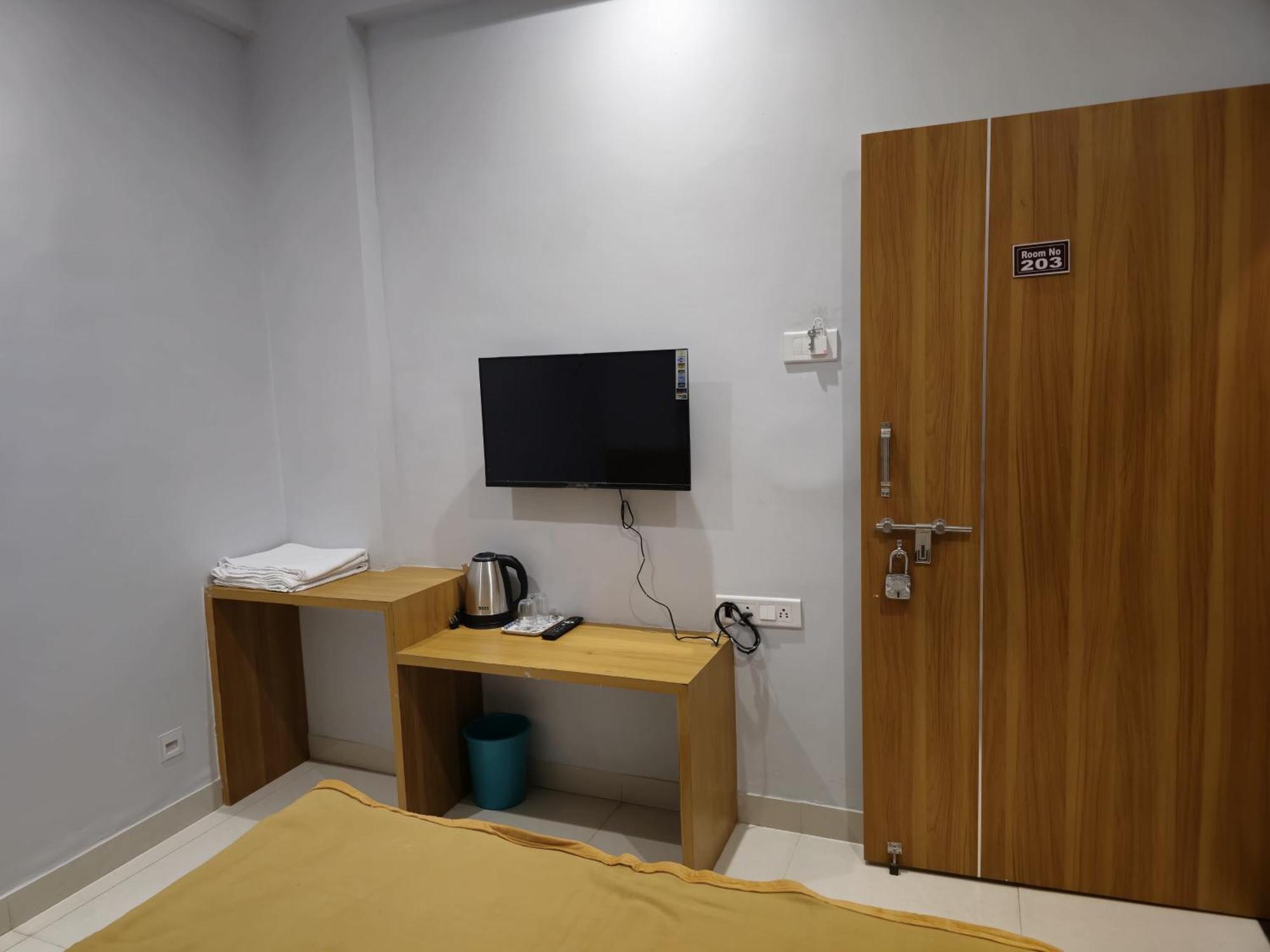 Vivanta Inn Lodge, Солапур Екстериор снимка